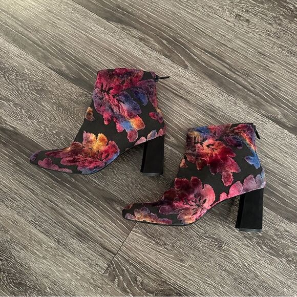 Stuart Weitzman Bacari Brocade Botanic Ankle Boot - Picture 9 of 9